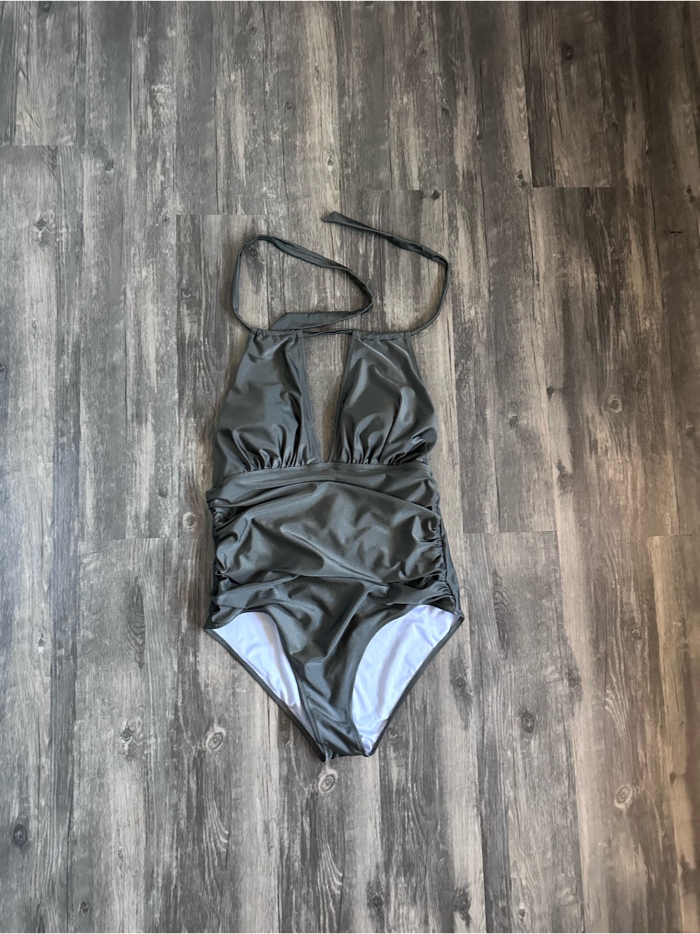 Cupshe Green Ruched Plunge Halter One-Piece Swimsuit Women’s Size XL